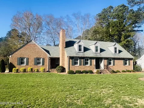 4501 Pinehurst Dr N, Wilson, NC 27896