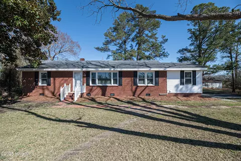 1157 Nc Highway 42 E, Pinetops, NC 27864