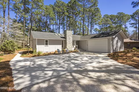 4 E Pine Ct, Carolina Shores, NC 28467