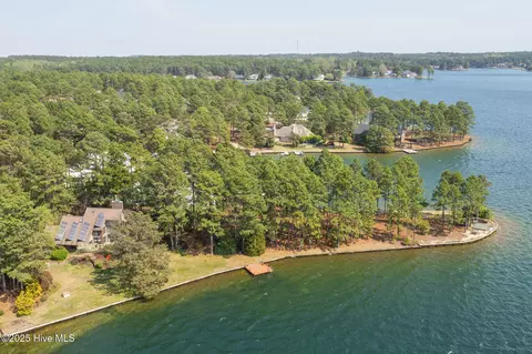 105 Bruton Ct, West End, NC 27376
