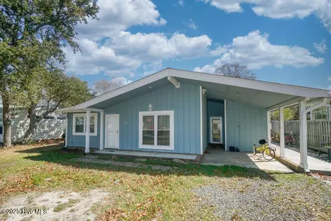 416 Trott St, Oak Island, NC 28465