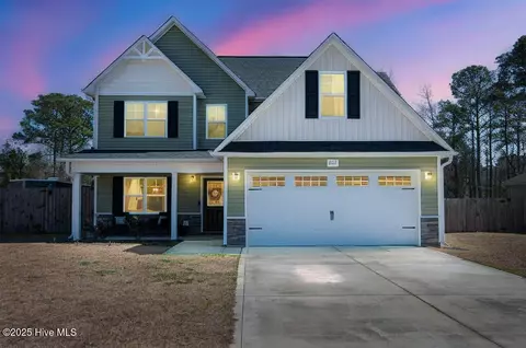 211 Westfield Dr, Richlands, NC 28574