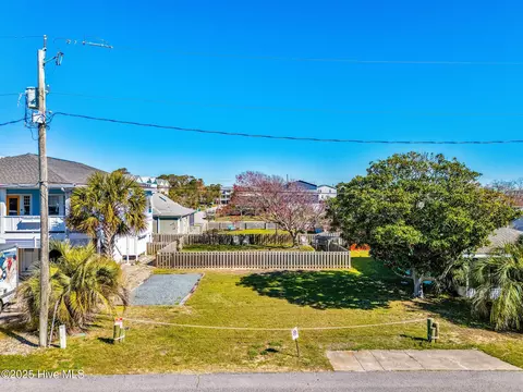 122 Dow Ave, Kure Beach, NC 28449