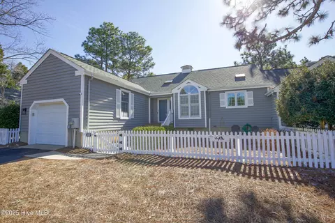 1102 Mount Washington Cir, Pinehurst, NC 28374