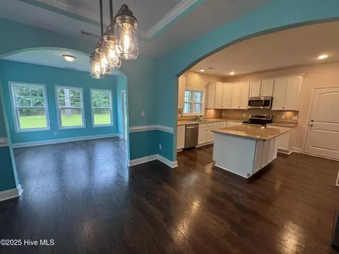 Dining - 427 Wolfe Ln, Hubert, NC 28539 photo 2 of 2