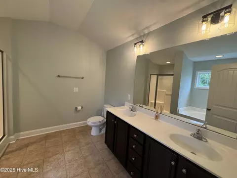 Bath - 427 Wolfe Ln, Hubert, NC 28539 photo 1 of 4