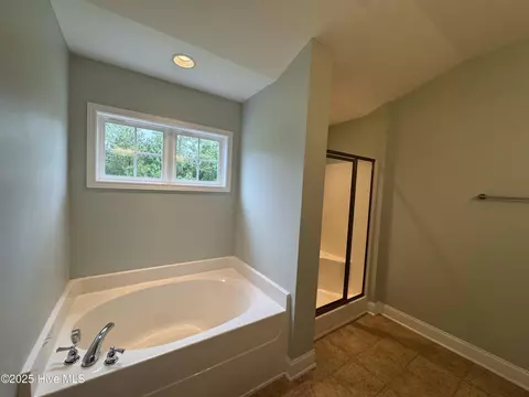 Bath - 427 Wolfe Ln, Hubert, NC 28539 photo 2 of 4