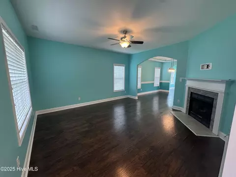 Living - 427 Wolfe Ln, Hubert, NC 28539 photo 1 of 1