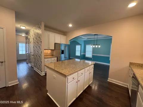 Kitchen - 427 Wolfe Ln, Hubert, NC 28539 photo 2 of 4