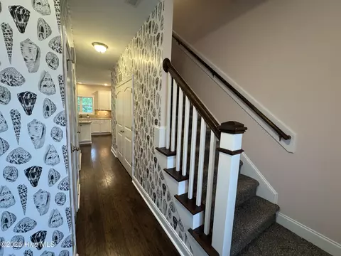 Entry Way - 427 Wolfe Ln, Hubert, NC 28539 photo 2 of 2
