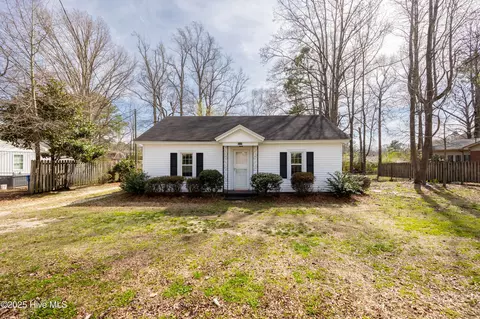 5889 Deans St, Bailey, NC 27807