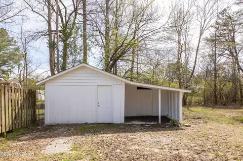 Exterior - 5889 Deans St, Bailey, NC 27807 photo 5 of 9