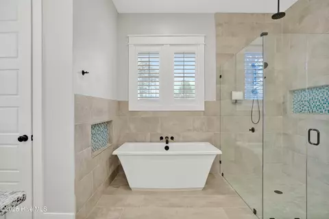 Bath - 107 Westminster Way, Hampstead, NC 28443 photo 2 of 6