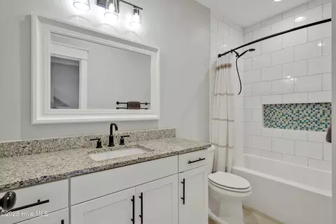 Bath - 107 Westminster Way, Hampstead, NC 28443 photo 4 of 6