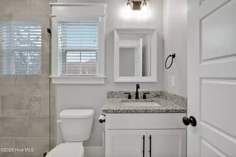 Bath - 107 Westminster Way, Hampstead, NC 28443 photo 5 of 6