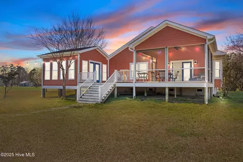 963 N Creek Dr, Belhaven, NC 27810