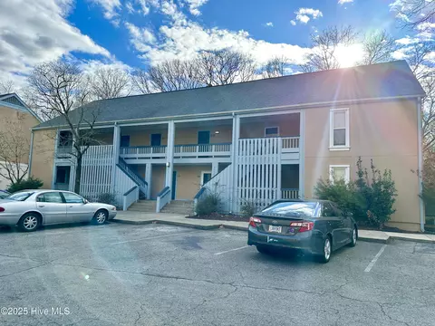 1310 Harbourside Dr, New Bern, NC 28560