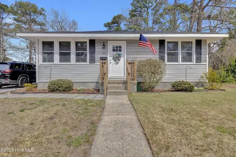 104 Banks St, Jacksonville, NC 28540