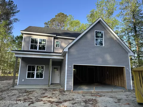 2002 Page Rd, Burgaw, NC 28425