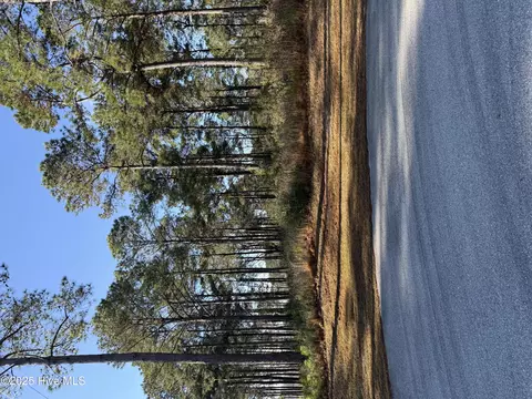220 Alderman Landing Rd, Holly Ridge, NC 28445