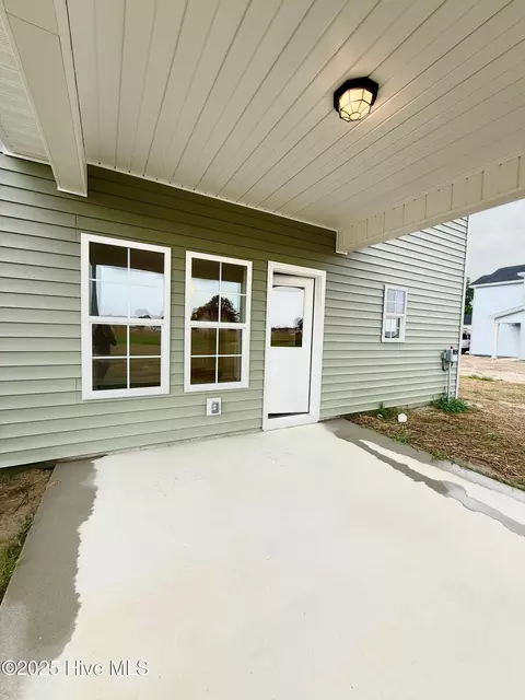 211 Shadow Grass Ct, Stella, NC 28582 photo 17