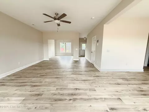 211 Shadow Grass Ct, Stella, NC 28582 photo 7