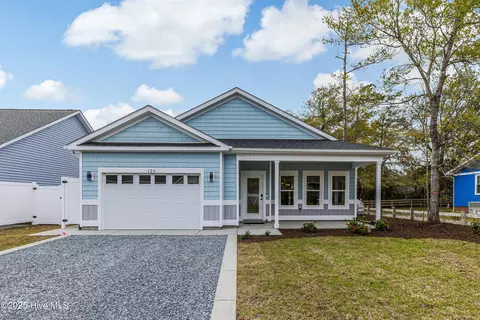 123 NW 12th St, Oak Island, NC 28465