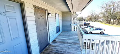 3309 Bridges St #24, Morehead City, NC 28557