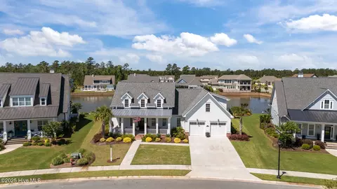 5151 Creswell Dr, Leland, NC 28451