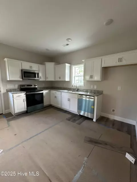 Kitchen - 204 Shadow Grass Ct, Stella, NC 28582 photo 1 of 1