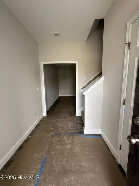 Entry Way - 204 Shadow Grass Ct, Stella, NC 28582 photo 1 of 2