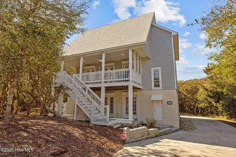 207 Oak Forest Ln, Atlantic Beach, NC 28512