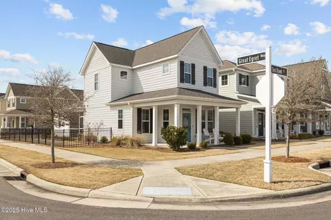 303 Sea Hawk St, Beaufort, NC 28516
