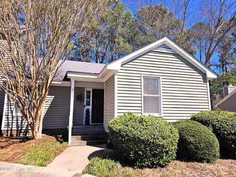128 Willow Oaks Ct, Rocky Mount, NC 27804