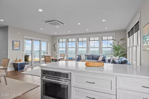Kitchen - 9253 Ocean Dr, Emerald Isle, NC 28594 photo 3 of 6