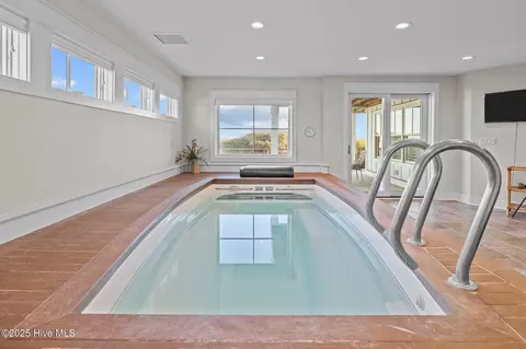 Exterior - 9253 Ocean Dr, Emerald Isle, NC 28594 photo 15 of 16