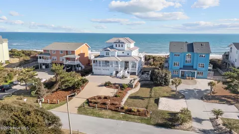 View/Area - 9253 Ocean Dr, Emerald Isle, NC 28594 photo 3 of 7
