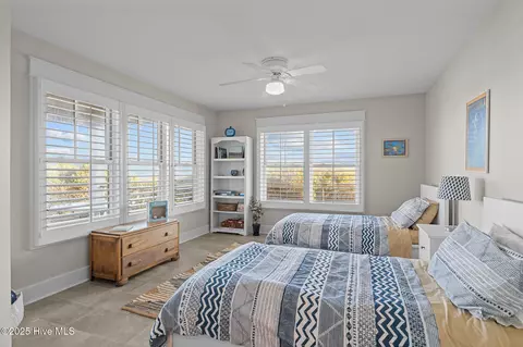 Bedroom - 9253 Ocean Dr, Emerald Isle, NC 28594 photo 3 of 8