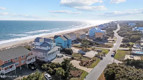 View/Area - 9253 Ocean Dr, Emerald Isle, NC 28594 photo 4 of 7