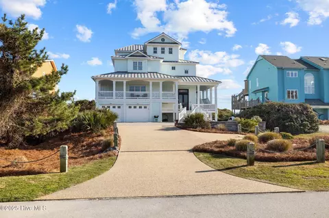 Exterior - 9253 Ocean Dr, Emerald Isle, NC 28594 photo 2 of 16