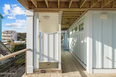 Exterior - 9253 Ocean Dr, Emerald Isle, NC 28594 photo 4 of 16