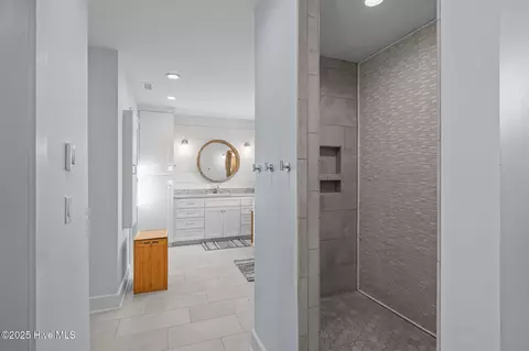 Bath - 9253 Ocean Dr, Emerald Isle, NC 28594 photo 9 of 10