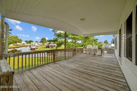 Exterior - 36 Inlet Way, Chocowinity, NC 27817 photo 7 of 9