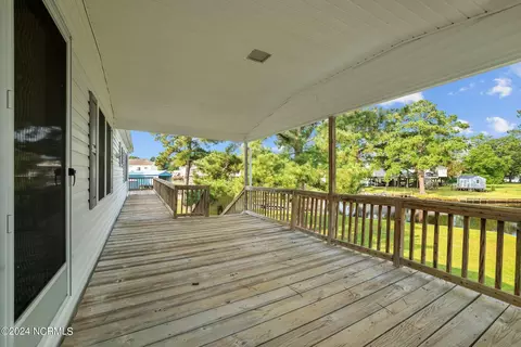 Exterior - 36 Inlet Way, Chocowinity, NC 27817 photo 5 of 9