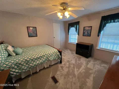 Bedroom - 36 Inlet Way, Chocowinity, NC 27817 photo 6 of 8