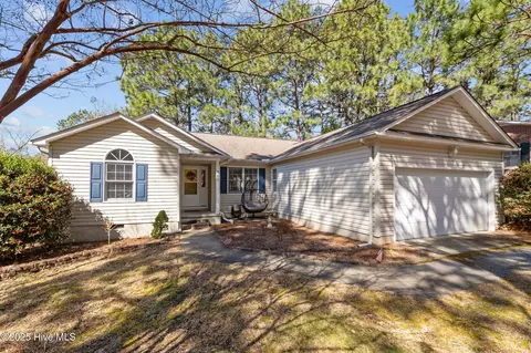 460 Sandhills Cir, Pinehurst, NC 28374 photo 2