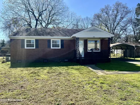 215 Centre St, Tarboro, NC 27886