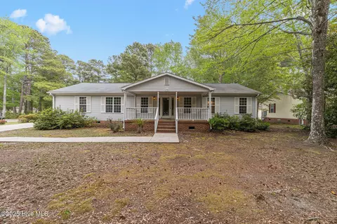 296 Beachwood Dr NW, Calabash, NC 28467