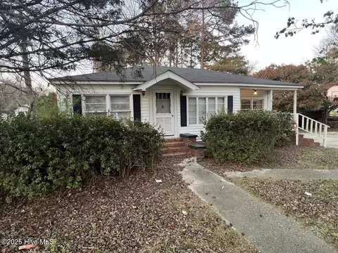 811 W Seaboard St, Bladenboro, NC 28320