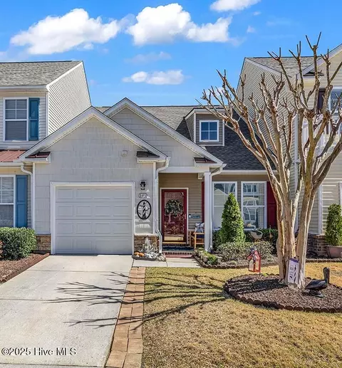 105 Freeboard Ln, Carolina Shores, NC 28467